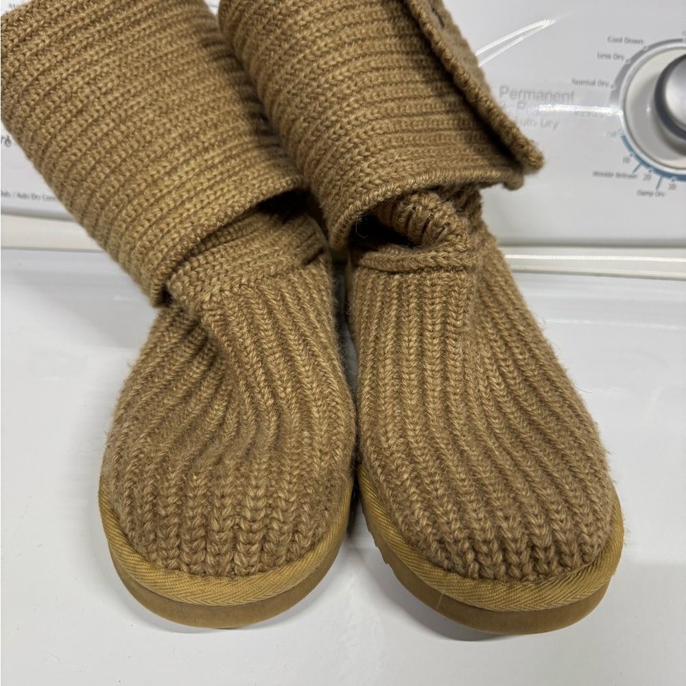 UGG Tan Knit women’s Slippers